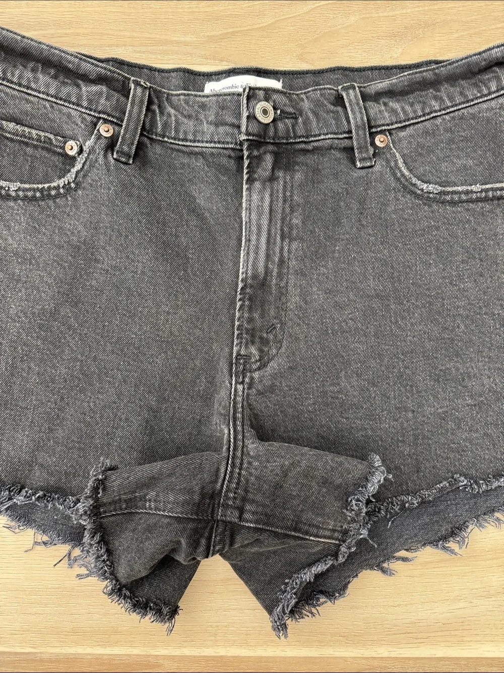 A&F - The 90’s Relaxed Cut Off Shorts High Rise Curve Love